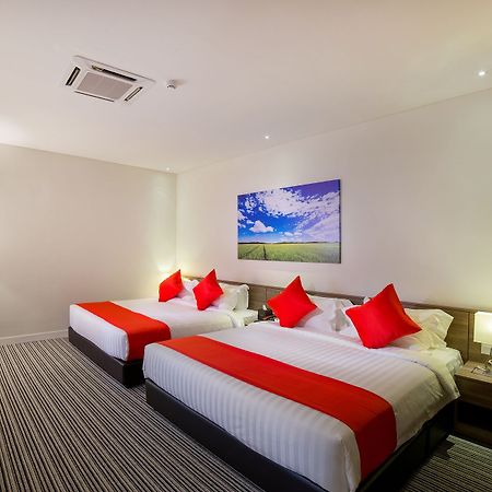 Riccarton Capsule Hotel Kuala Lumpur Exteriör bild