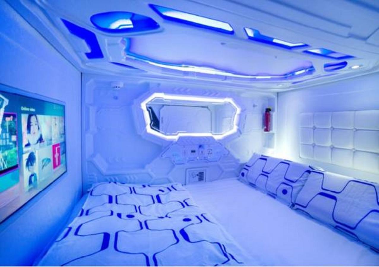 Riccarton Capsule Hotel Kuala Lumpur Exteriör bild
