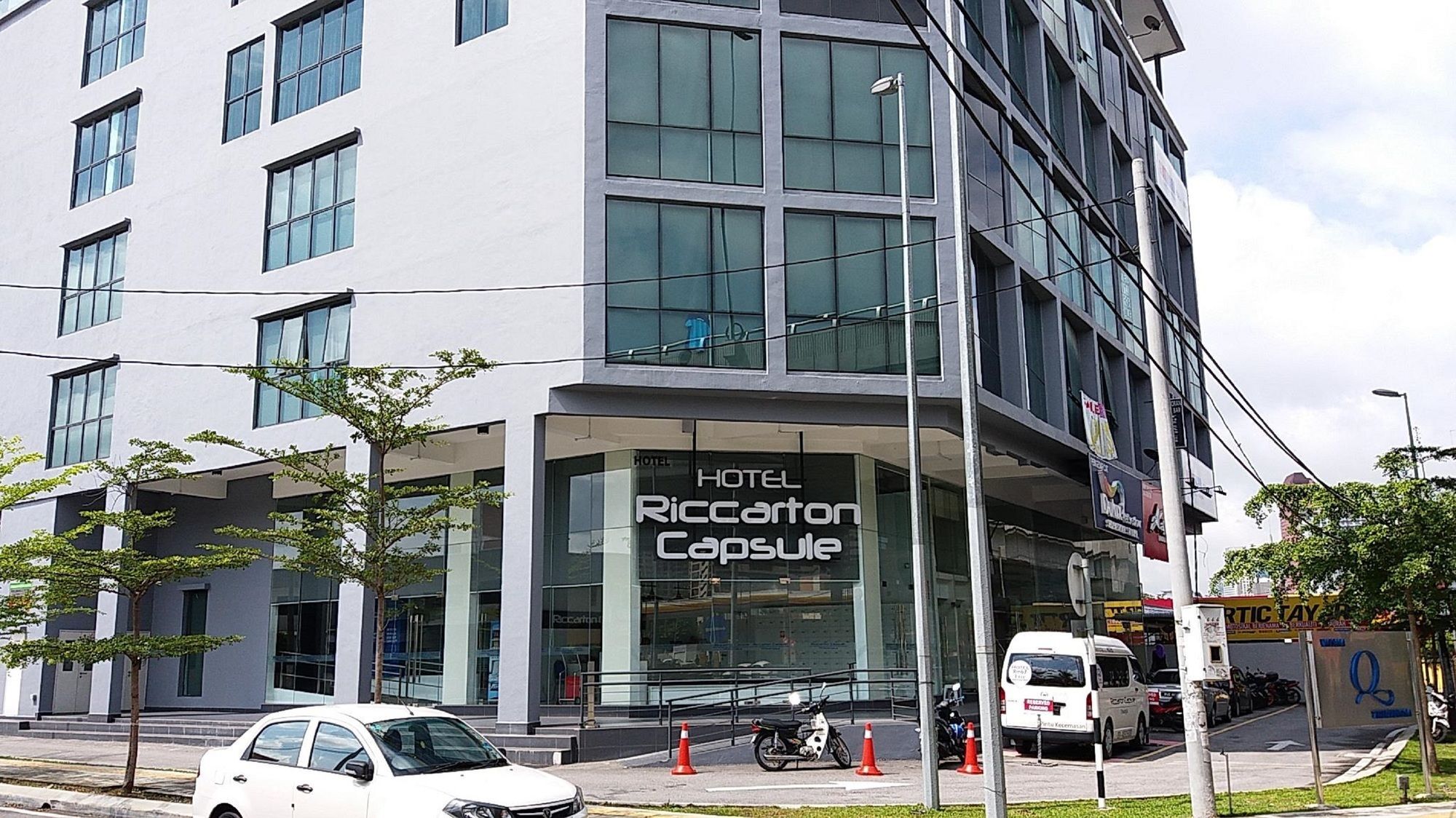 Riccarton Capsule Hotel Kuala Lumpur Exteriör bild