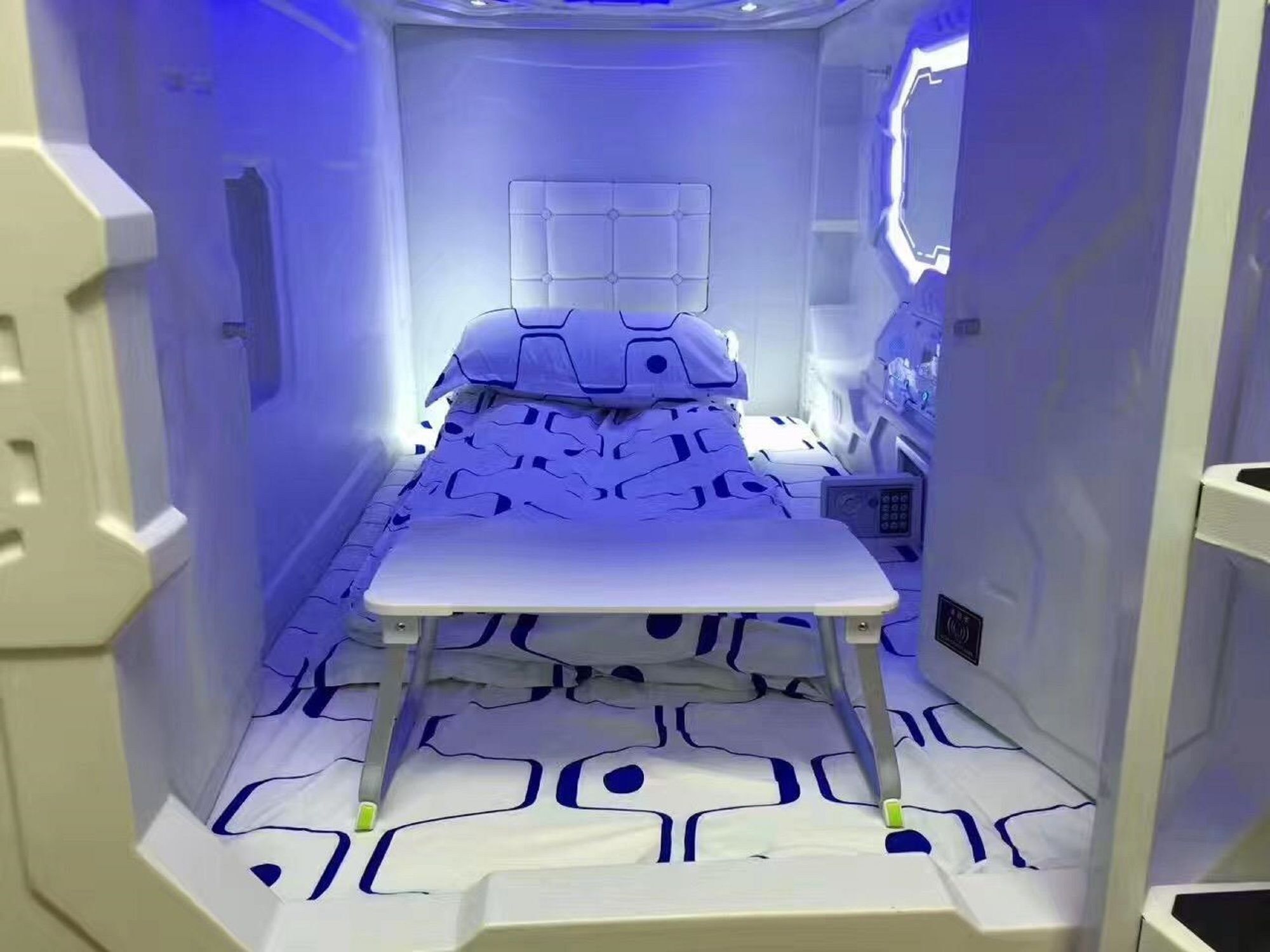 Riccarton Capsule Hotel Kuala Lumpur Exteriör bild